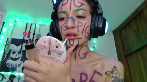 Snapshot of eloise_brown_ chatting on 03-09-25, 01:56 Chelsea Please help me to reach 100 thumbs up online show from 03-09-25, 01:56