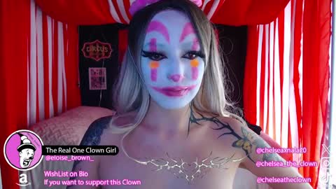 Snapshot of eloise_brown_ chatting on 04-01-26, 07:22 Chelsea Please help me to reach 100 thumbs up online show from 04-01-26, 07:22