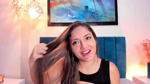 EloiseQuinn online show from 10-21-25, 01:23