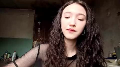 Elara online show from 06-17-26, 02:14