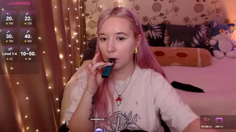 Snapshot of elovinora chatting on 12-13-24, 06:05 Ela give me a thumbs up if you like it and this is important for the development of the account online show from 12-13-24, 06:05