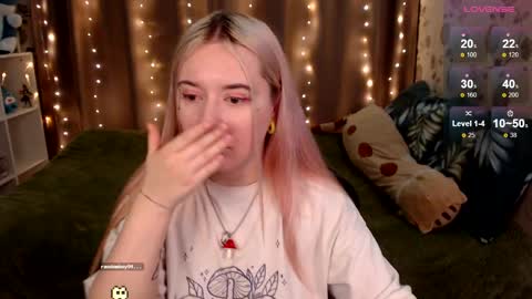 Snapshot of elovinora chatting on 01-03-25, 08:01 Ela give me a thumbs up if you like it and this is important for the development of the account online show from 01-03-25, 08:01