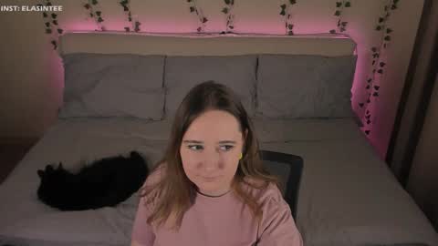 Ela give me a thumbs up if you like it  and this is important for the development of the account online show from 02-22-26, 07:12