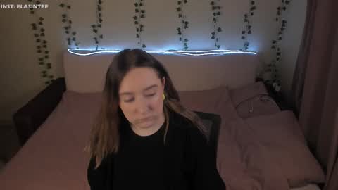 Ela give me a thumbs up if you like it  and this is important for the development of the account online show from 03-24-26, 07:52