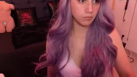 Snapshot of elowen_halley1 chatting on 10-31-25, 08:32 elowen_halley1 online show from 10-31-25, 08:32