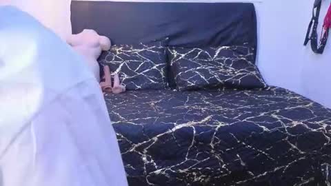 Snapshot of elowen_halley1 chatting on 11-09-25, 07:34 elowen_halley1 online show from 11-09-25, 07:34