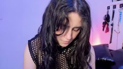 Snapshot of elowen_halley1 chatting on 03-08-26, 07:28 elowen_halley1 online show from 03-08-26, 07:28