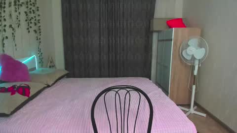 Snapshot of elsa_hot_here chatting on 12-03-24, 03:09 Elsa online show from 12-03-24, 03:09