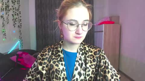 Snapshot of elsa_hot_here chatting on 01-14-25, 03:01 Elsa online show from 01-14-25, 03:01