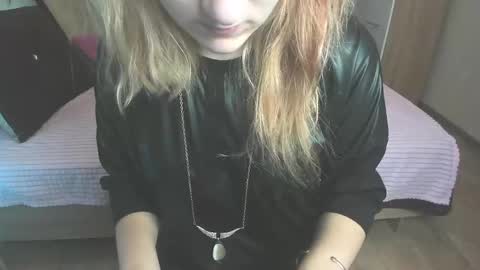 Snapshot of elsa_hot_here chatting on 02-13-25, 04:00 Elsa online show from 02-13-25, 04:00