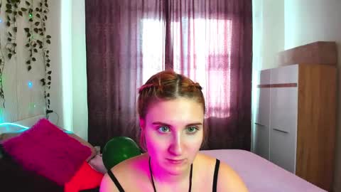 Snapshot of elsa_hot_here chatting on 02-15-25, 06:55 Elsa online show from 02-15-25, 06:55