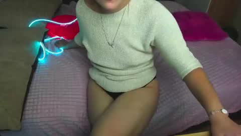 Snapshot of elsa_hot_here chatting on 02-18-25, 09:32 Elsa online show from 02-18-25, 09:32