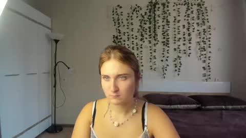 Snapshot of elsa_hot_here chatting on 09-20-25, 09:21 Elsa online show from 09-20-25, 09:21