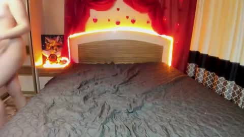 Elsa  online show from 12-15-25, 01:37