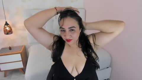 Snapshot of elsa_lynn chatting on 06-12-26, 08:52 ELSA online show from 06-12-26, 08:52
