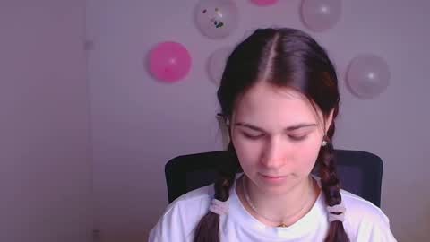 Elsa online show from 02-16-25, 08:00