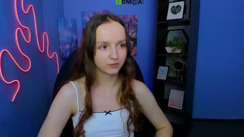 Elsa online show from 06-19-26, 11:03