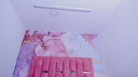 Snapshot of elsalombardi chatting on 12-06-24, 02:57 Elsa online show from 12-06-24, 02:57