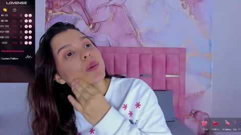 Snapshot of elsalombardi chatting on 12-24-24, 06:33 Elsa online show from 12-24-24, 06:33