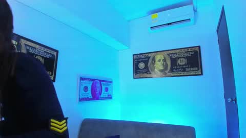 Snapshot of elsalombardi chatting on 01-29-25, 11:51 Elsa online show from 01-29-25, 11:51