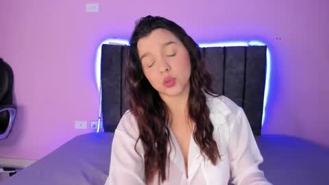 Snapshot of elsalombardi chatting on 02-15-25, 09:26 Elsa online show from 02-15-25, 09:26