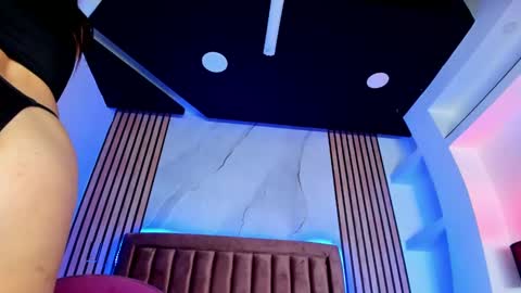 Snapshot of elsalombardi chatting on 02-16-25, 12:10 Elsa online show from 02-16-25, 12:10