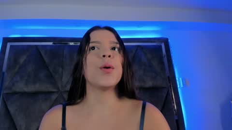 Snapshot of elsalombardi chatting on 02-19-25, 12:11 Elsa online show from 02-19-25, 12:11