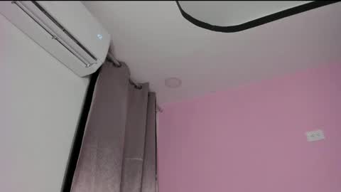 Snapshot of elsalombardi chatting on 02-26-25, 10:36 Elsa online show from 02-26-25, 10:36