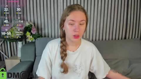 Elsie online show from 10-04-25, 01:03