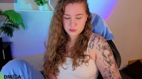 Elsie online show from 04-30-26, 01:23