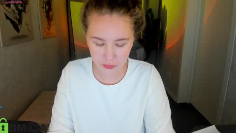 Elsie online show from 05-03-26, 01:00