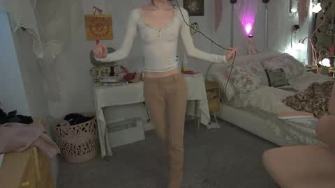 Snapshot of elslove chatting on 03-24-26, 11:21 ELS online show from 03-24-26, 11:21