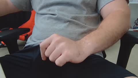 Snapshot of eltanke2206 chatting on 10-01-25, 03:40 alexgarg online show from 10-01-25, 03:40