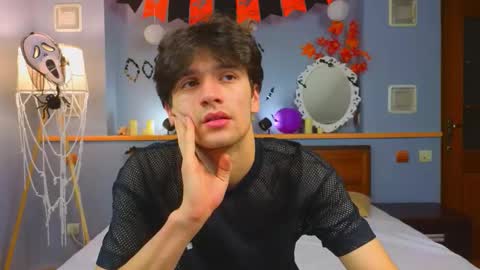 Snapshot of elvano_et chatting on 11-03-25, 07:31 Elvano online show from 11-03-25, 07:31