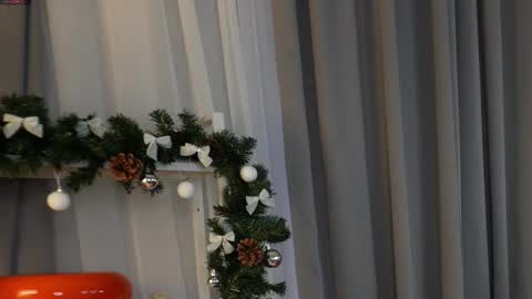 Snapshot of elvilune chatting on 12-15-25, 12:09 Erica online show from 12-15-25, 12:09