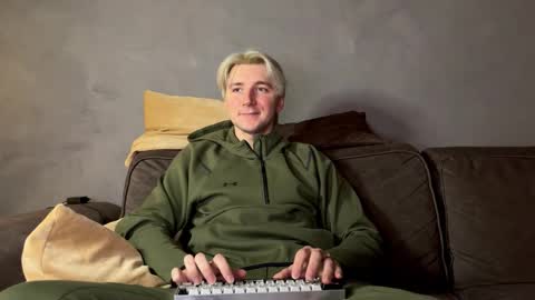 Elvin Vaenight online show from 11-19-25, 10:54