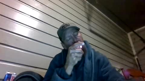 elwooood7 online show from 11-08-25, 11:43