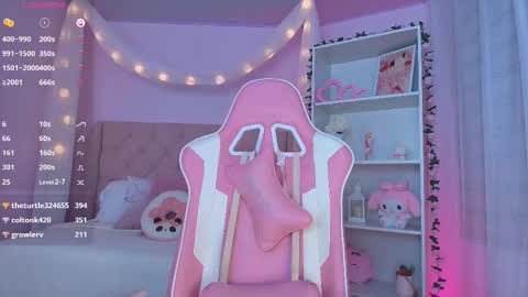 Snapshot of ely_cherry18 chatting on 02-28-25, 06:43 Ely online show from 02-28-25, 06:43