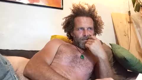 elyjahoye online show from 06-18-26, 08:57