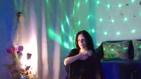 Elisa online show from 09-25-25, 09:07