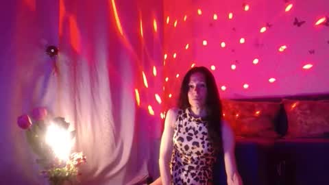 Elisa online show from 05-12-26, 06:05
