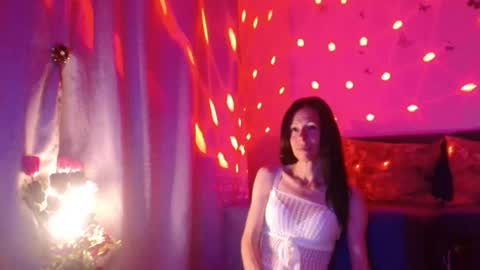 Elisa online show from 06-18-26, 06:56