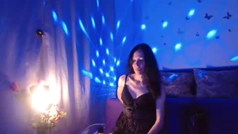 Elisa online show from 06-20-26, 06:22
