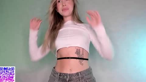 Snapshot of elysia_xo chatting on 09-29-25, 10:03 Elysia online show from 09-29-25, 10:03