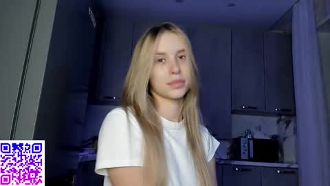 Snapshot of elysia_xo chatting on 10-10-25, 11:59 Elysia online show from 10-10-25, 11:59