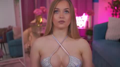 Snapshot of elyssawetxx chatting on 02-15-26, 07:21 Elyssa online show from 02-15-26, 07:21
