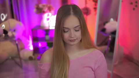 Snapshot of elyssawetxx chatting on 03-12-26, 07:31 Elyssa online show from 03-12-26, 07:31