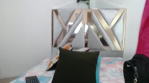 ElyThonsom online show from 02-05-26, 12:21