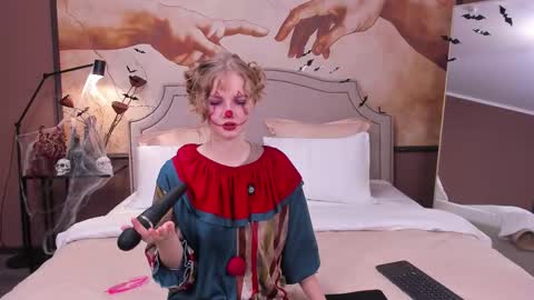 Chloyka online show from 10-31-25, 04:19