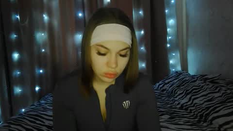 Snapshot of elzabagwell chatting on 03-30-26, 02:29 Monica online show from 03-30-26, 02:29